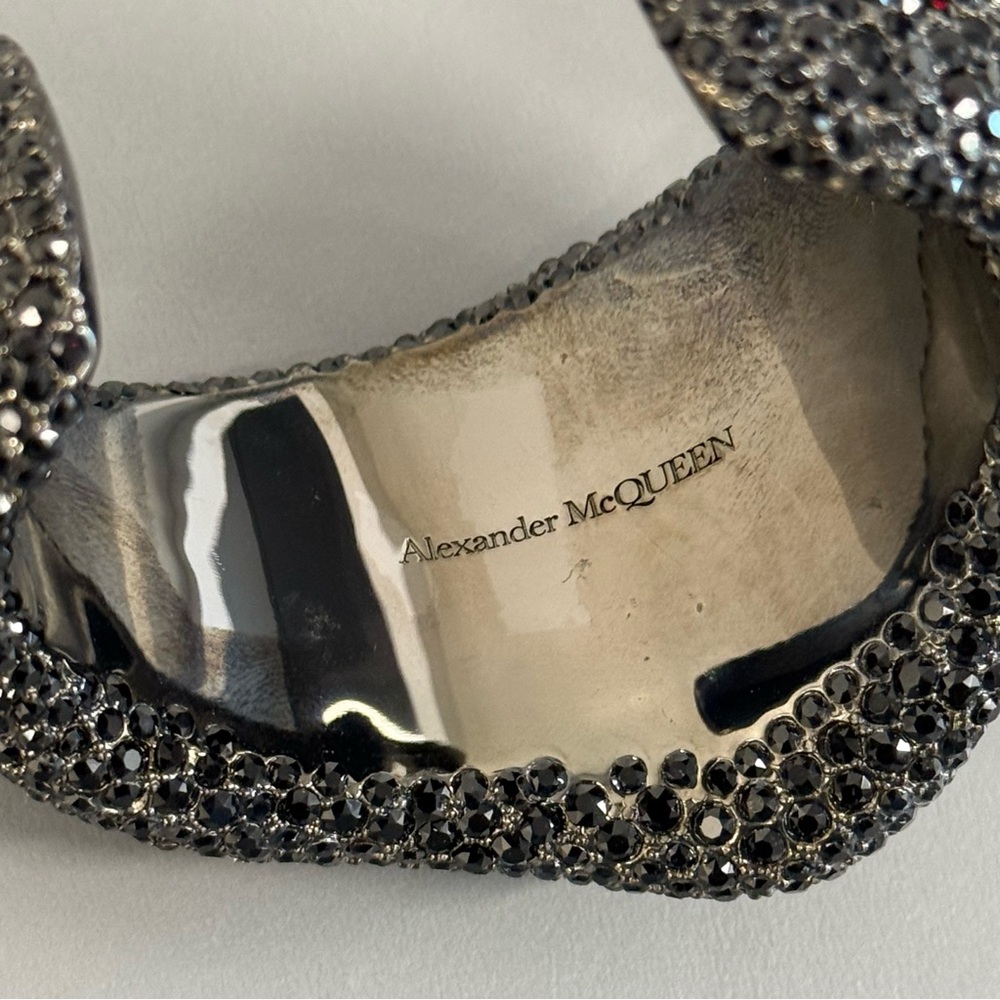 Alexander McQueen large pavé crystal cuff - Picture 5 of 10